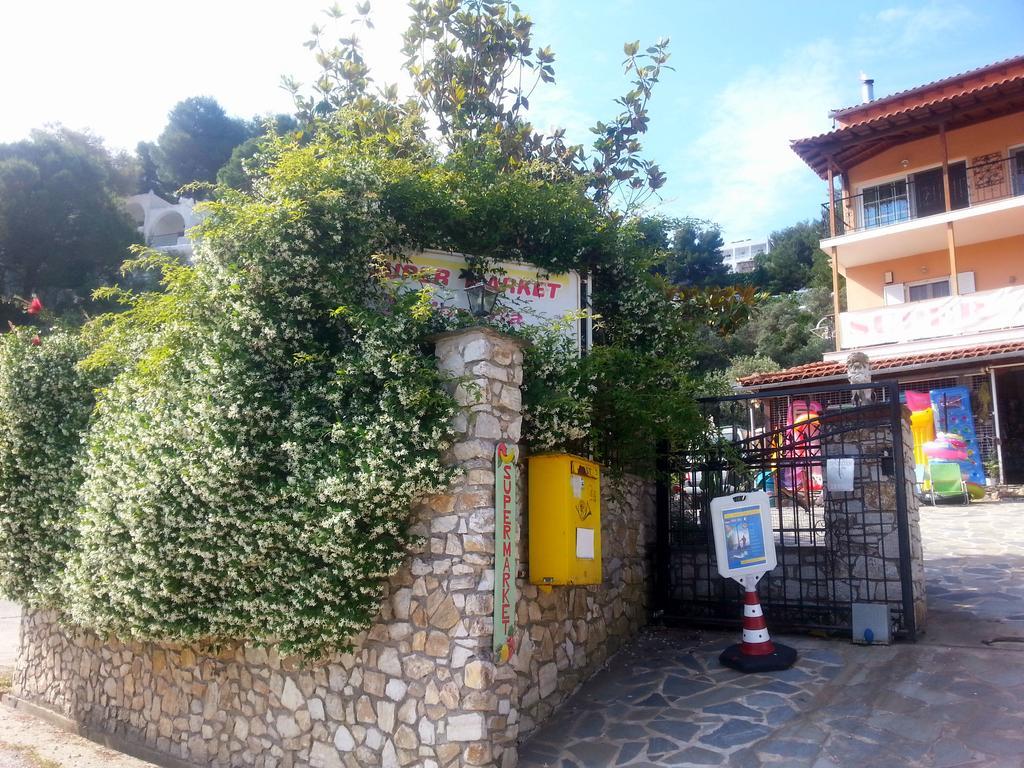 Tzaneria Apartments Skiathos 卡纳皮特萨 外观 照片
